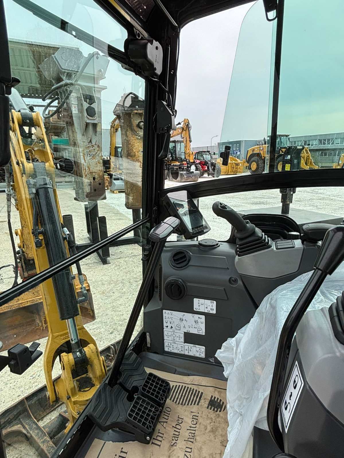 CAT 301.8 Mini bager slika 4