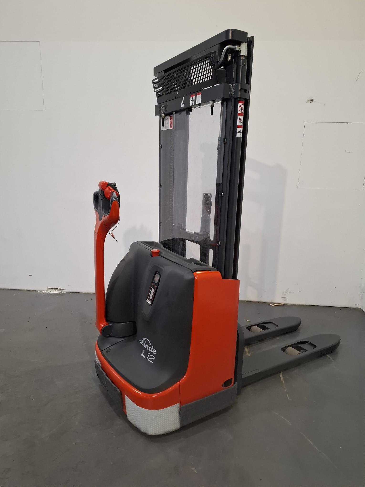 LINDE L12 slika 1